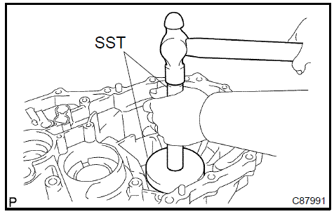 b. Using SST and press, install the FR differential case rear