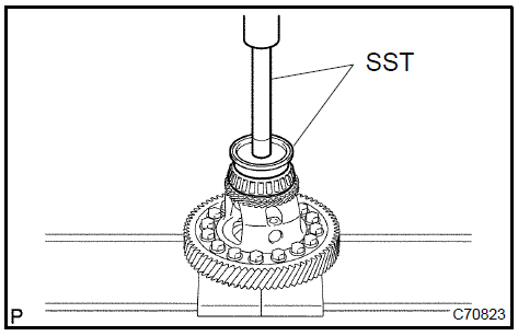 70. INSTALL FR DIFFERENTIAL CASE FRONT TAPERED