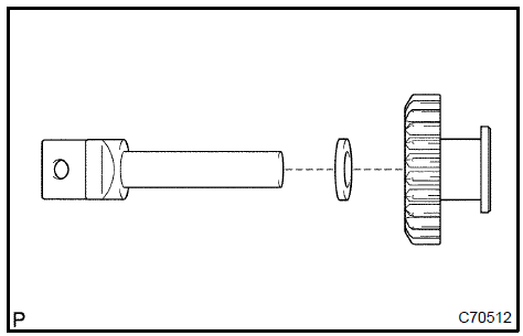 b. Install the reverse idler gear to the manual transaxle case.