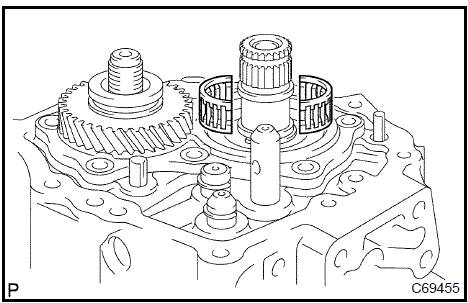 Install 5th gear needle roller bearing