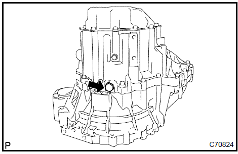  Install manual transmission filler plug