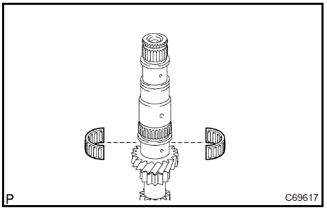 Remove 3rd gear needle roller bearing