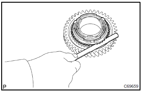 23. INSPECT REVERSE GEAR