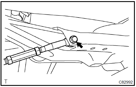 b. Remove the bolt, nut and the rear suspension arm No. 2