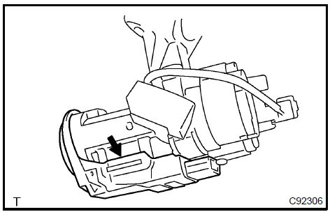 Remove transponder key amplifier (W/engine immobiliser system)