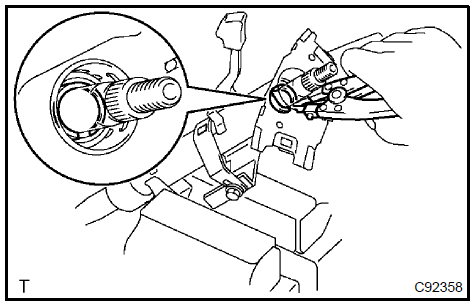 41. INSTALL STEERING MAIN SHAFT BEARING