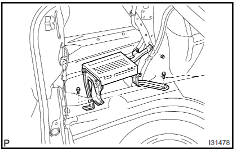 8. REMOVE DISC PLAYER BRACKET