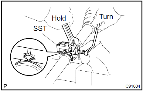 f. Using SST, measure the clearance of the outboard joint