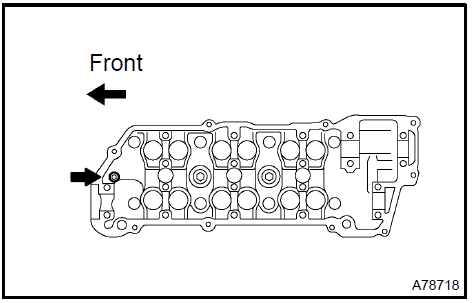 b. Uniformly loosen the 8 cylinder head bolts in the sequence