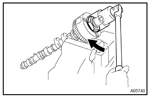 27. REMOVE CAMSHAFT SUB GEAR